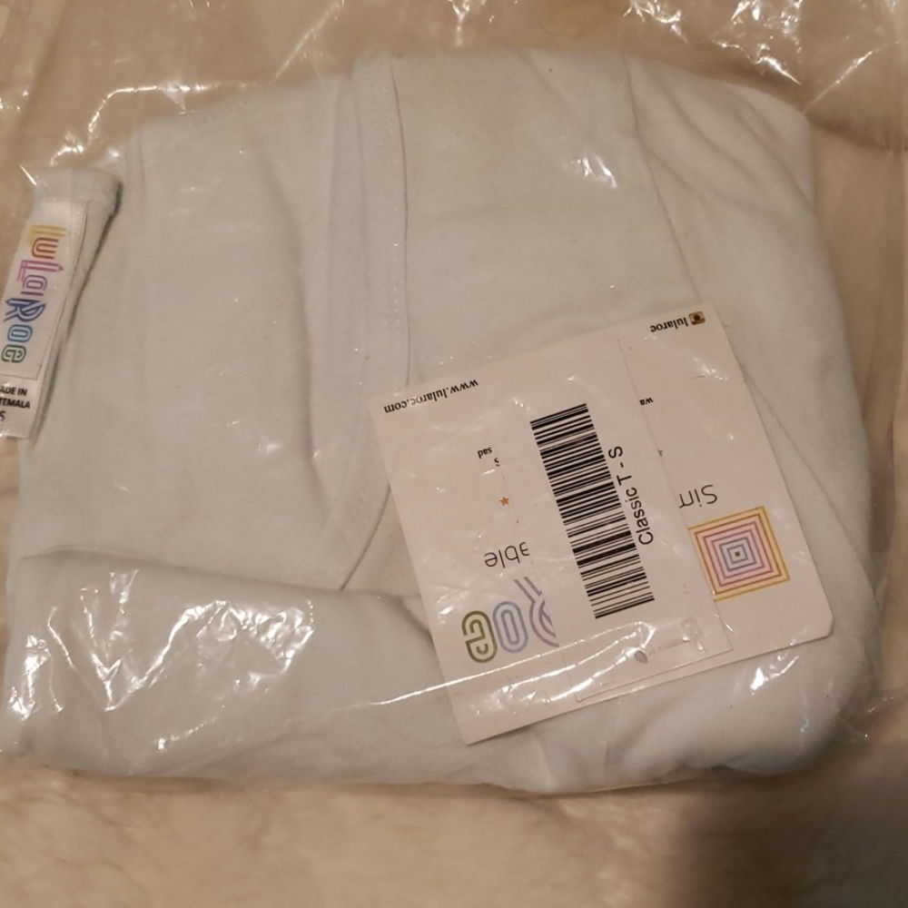 Lularoe plain white classic tee